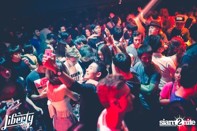 Julian Jordan at Liberty Club, Liberty Plaza Building — photo 10