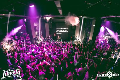 Julian Jordan at Liberty Club, Liberty Plaza Building — photo 27
