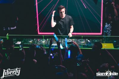 Julian Jordan at Liberty Club, Liberty Plaza Building — photo 30