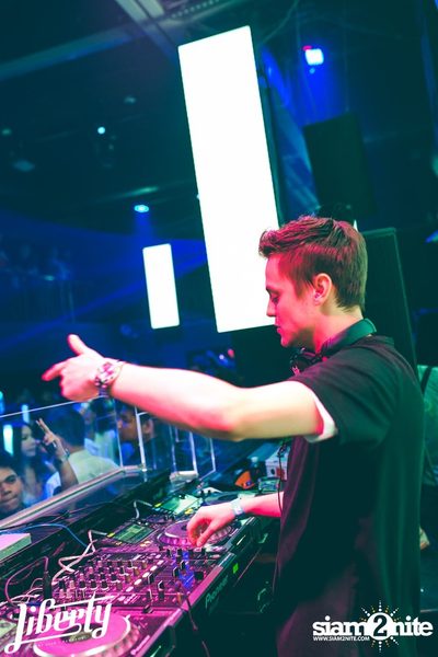 Julian Jordan at Liberty Club, Liberty Plaza Building — photo 39