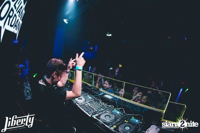 Julian Jordan at Liberty Club, Liberty Plaza Building — photo 50