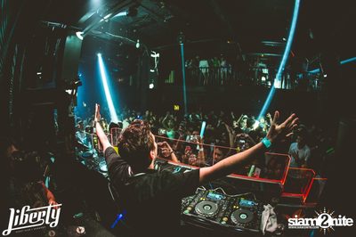 Julian Jordan at Liberty Club, Liberty Plaza Building — photo 58