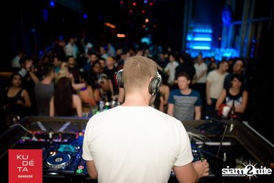Road to Shipsomnia Presents: Stanton Warriors at KU DÉ TA Bangkok — photo 157
