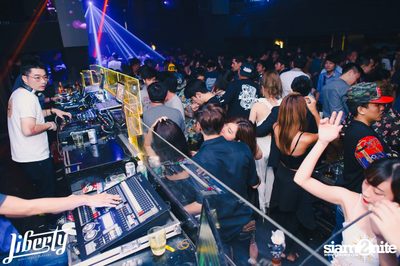 Saturday Night at Liberty Club, Liberty Plaza Thonglor — photo 44