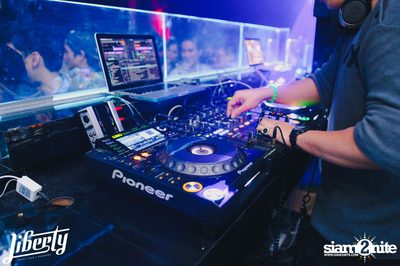 Saturday Night at Liberty Club, Liberty Plaza Thonglor — photo 50
