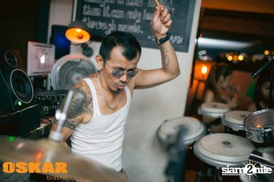 NUM T-BONE LIVE at Oskar Bistro, Sukhumvit Soi 11 — photo 102