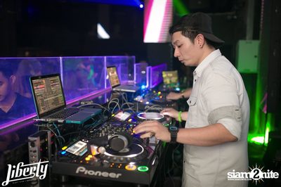 Saturday Night at Liberty Club, Liberty Plaza Thonglor — photo 57