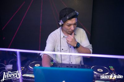 Saturday Night at Liberty Club, Liberty Plaza Thonglor — photo 96