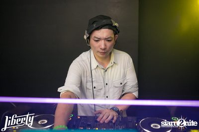 Saturday Night at Liberty Club, Liberty Plaza Thonglor — photo 97