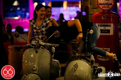 คอนเสิร์ต ป๊อด โมเดิร์นด็อก ที่ ซิกซ์ตี้ซิกซ์ สเตชั่น ลาดพร้าว — photo 20