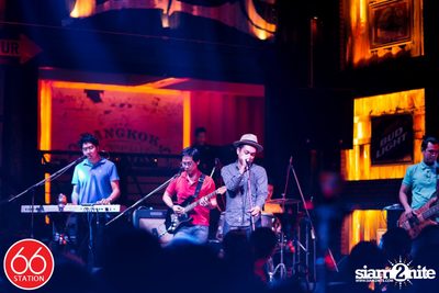 คอนเสิร์ต ป๊อด โมเดิร์นด็อก ที่ ซิกซ์ตี้ซิกซ์ สเตชั่น ลาดพร้าว — photo 28
