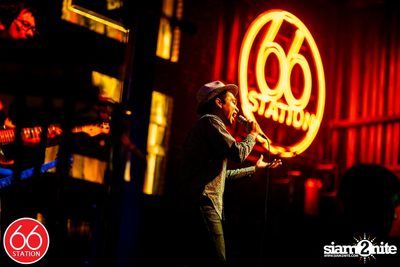 คอนเสิร์ต ป๊อด โมเดิร์นด็อก ที่ ซิกซ์ตี้ซิกซ์ สเตชั่น ลาดพร้าว — photo 42