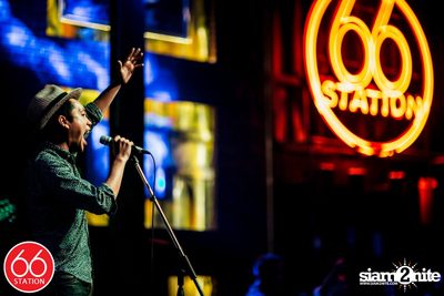 คอนเสิร์ต ป๊อด โมเดิร์นด็อก ที่ ซิกซ์ตี้ซิกซ์ สเตชั่น ลาดพร้าว — photo 57