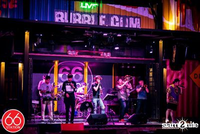 คอนเสิร์ต ป๊อด โมเดิร์นด็อก ที่ ซิกซ์ตี้ซิกซ์ สเตชั่น ลาดพร้าว — photo 63