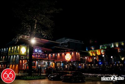 คอนเสิร์ต ป๊อด โมเดิร์นด็อก ที่ ซิกซ์ตี้ซิกซ์ สเตชั่น ลาดพร้าว — photo 65