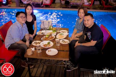คอนเสิร์ต ป๊อด โมเดิร์นด็อก ที่ ซิกซ์ตี้ซิกซ์ สเตชั่น ลาดพร้าว — photo 72