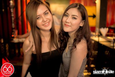คอนเสิร์ต ป๊อด โมเดิร์นด็อก ที่ ซิกซ์ตี้ซิกซ์ สเตชั่น ลาดพร้าว — photo 77