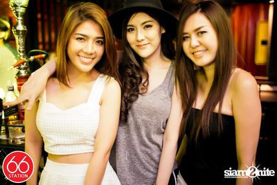 คอนเสิร์ต ป๊อด โมเดิร์นด็อก ที่ ซิกซ์ตี้ซิกซ์ สเตชั่น ลาดพร้าว — photo 83