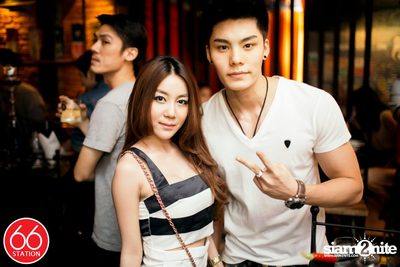 คอนเสิร์ต ป๊อด โมเดิร์นด็อก ที่ ซิกซ์ตี้ซิกซ์ สเตชั่น ลาดพร้าว — photo 85