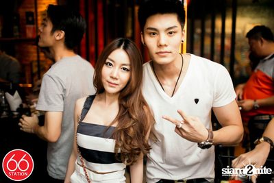 คอนเสิร์ต ป๊อด โมเดิร์นด็อก ที่ ซิกซ์ตี้ซิกซ์ สเตชั่น ลาดพร้าว — photo 86