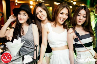คอนเสิร์ต ป๊อด โมเดิร์นด็อก ที่ ซิกซ์ตี้ซิกซ์ สเตชั่น ลาดพร้าว — photo 88