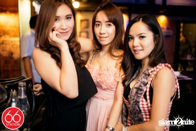 คอนเสิร์ต ป๊อด โมเดิร์นด็อก ที่ ซิกซ์ตี้ซิกซ์ สเตชั่น ลาดพร้าว — photo 98