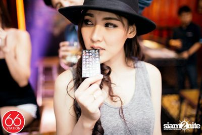 คอนเสิร์ต ป๊อด โมเดิร์นด็อก ที่ ซิกซ์ตี้ซิกซ์ สเตชั่น ลาดพร้าว — photo 100