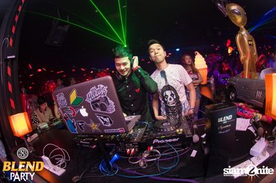 Blend Party Area 285 กับ Sqweez Animal ที่ สน็อป — photo 219