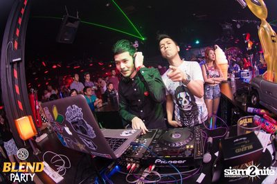 Blend Party Area 285 กับ Sqweez Animal ที่ สน็อป — photo 220