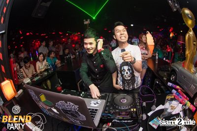 Blend Party Area 285 กับ Sqweez Animal ที่ สน็อป — photo 221
