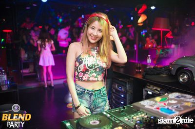Blend Party Area 285 กับ Sqweez Animal ที่ สน็อป — photo 251