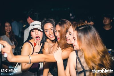 ปาร์ตี้ Selfie Night ที่ เซฟเฮ้าส์, เอกมัย ซอย 5 — photo 16