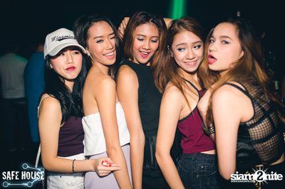ปาร์ตี้ Selfie Night ที่ เซฟเฮ้าส์, เอกมัย ซอย 5 — photo 18