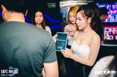 ปาร์ตี้ Selfie Night ที่ เซฟเฮ้าส์, เอกมัย ซอย 5 — photo 25