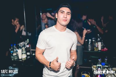 ปาร์ตี้ Selfie Night ที่ เซฟเฮ้าส์, เอกมัย ซอย 5 — photo 32