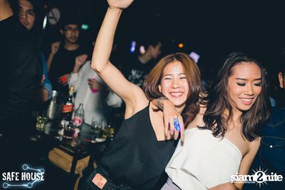 ปาร์ตี้ Selfie Night ที่ เซฟเฮ้าส์, เอกมัย ซอย 5 — photo 69