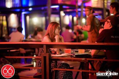 คอนเสิร์ตบุรินทร์ บุญวิสุทธิ์ ที่ ซิกตี้ซิก สเตชั่น ลาดพร้าว — photo 11