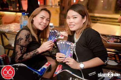 คอนเสิร์ตบุรินทร์ บุญวิสุทธิ์ ที่ ซิกตี้ซิก สเตชั่น ลาดพร้าว — photo 46