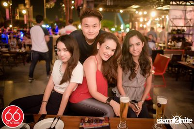 คอนเสิร์ตบุรินทร์ บุญวิสุทธิ์ ที่ ซิกตี้ซิก สเตชั่น ลาดพร้าว — photo 47