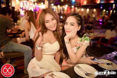 คอนเสิร์ตบุรินทร์ บุญวิสุทธิ์ ที่ ซิกตี้ซิก สเตชั่น ลาดพร้าว — photo 53