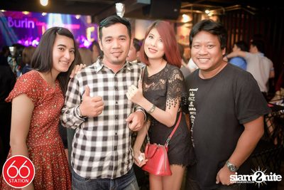คอนเสิร์ตบุรินทร์ บุญวิสุทธิ์ ที่ ซิกตี้ซิก สเตชั่น ลาดพร้าว — photo 59