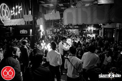 คอนเสิร์ตบุรินทร์ บุญวิสุทธิ์ ที่ ซิกตี้ซิก สเตชั่น ลาดพร้าว — photo 73