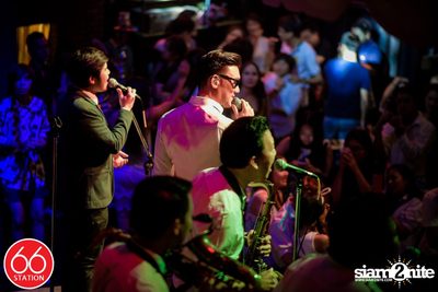 คอนเสิร์ตบุรินทร์ บุญวิสุทธิ์ ที่ ซิกตี้ซิก สเตชั่น ลาดพร้าว — photo 80