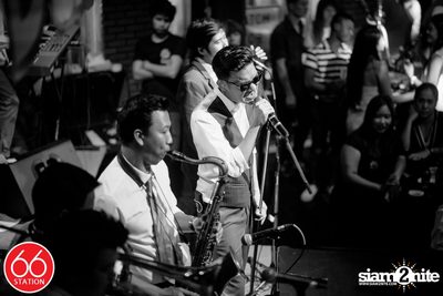 คอนเสิร์ตบุรินทร์ บุญวิสุทธิ์ ที่ ซิกตี้ซิก สเตชั่น ลาดพร้าว — photo 87