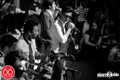 คอนเสิร์ตบุรินทร์ บุญวิสุทธิ์ ที่ ซิกตี้ซิก สเตชั่น ลาดพร้าว — photo 88