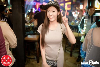 คอนเสิร์ตบุรินทร์ บุญวิสุทธิ์ ที่ ซิกตี้ซิก สเตชั่น ลาดพร้าว — photo 97