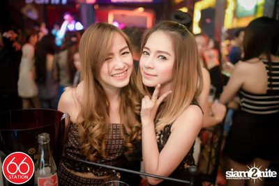 คอนเสิร์ตบุรินทร์ บุญวิสุทธิ์ ที่ ซิกตี้ซิก สเตชั่น ลาดพร้าว — photo 100