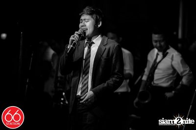 คอนเสิร์ตบุรินทร์ บุญวิสุทธิ์ ที่ ซิกตี้ซิก สเตชั่น ลาดพร้าว — photo 103