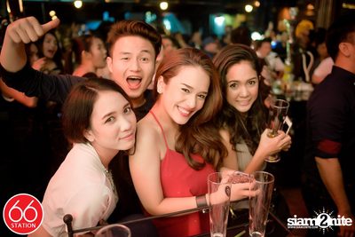 คอนเสิร์ตบุรินทร์ บุญวิสุทธิ์ ที่ ซิกตี้ซิก สเตชั่น ลาดพร้าว — photo 106