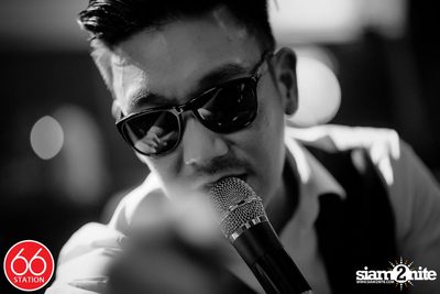 คอนเสิร์ตบุรินทร์ บุญวิสุทธิ์ ที่ ซิกตี้ซิก สเตชั่น ลาดพร้าว — photo 125